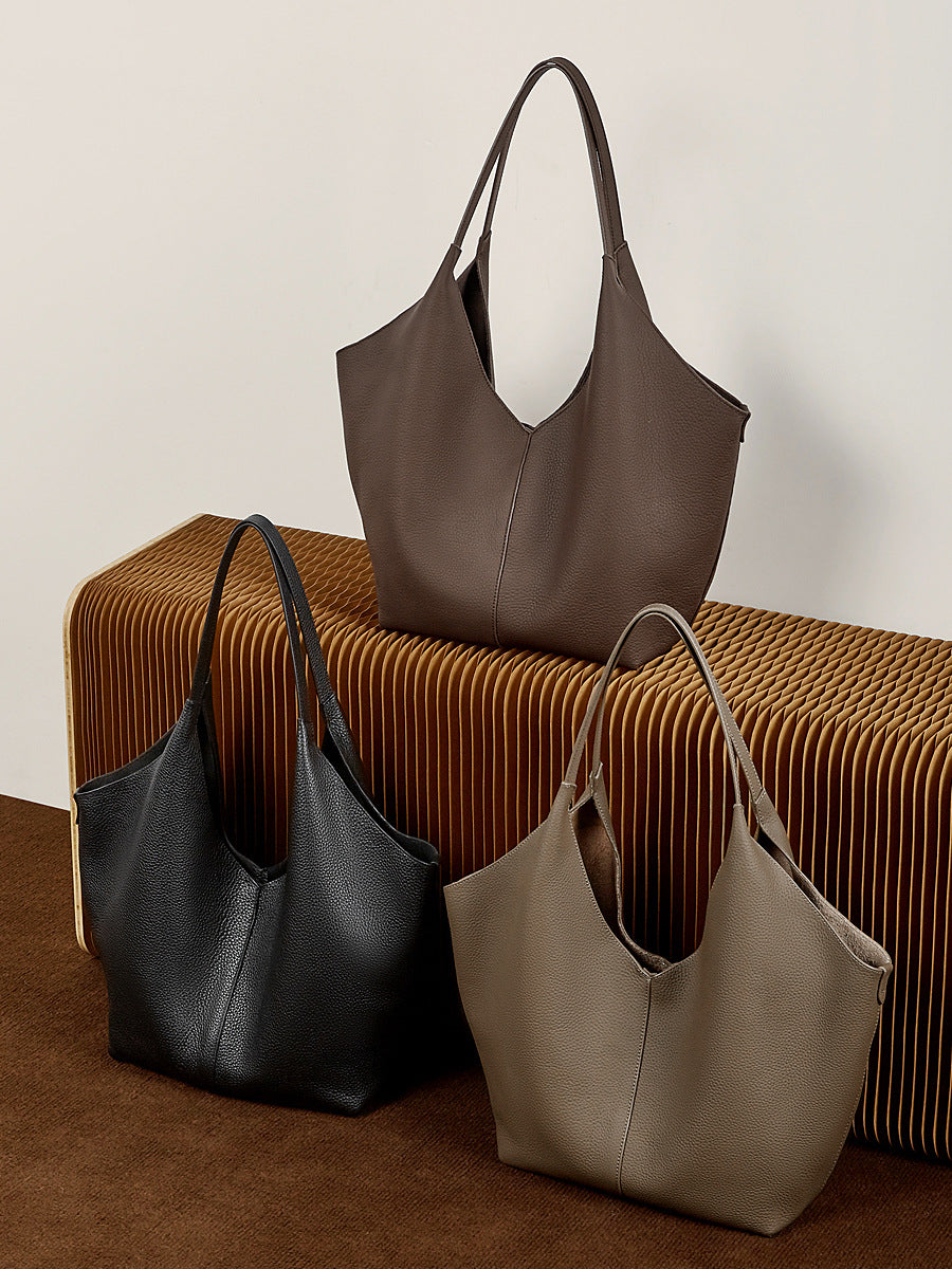 Oversized Full-Grain Leather Tote Bag  Large Capacity Carryall for Travel & Everyday Use