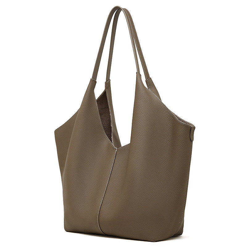 Oversized Full-Grain Leather Tote Bag  Large Capacity Carryall for Travel & Everyday Use