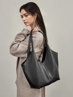 Oversized Full-Grain Leather Tote Bag  Large Capacity Carryall for Travel & Everyday Use