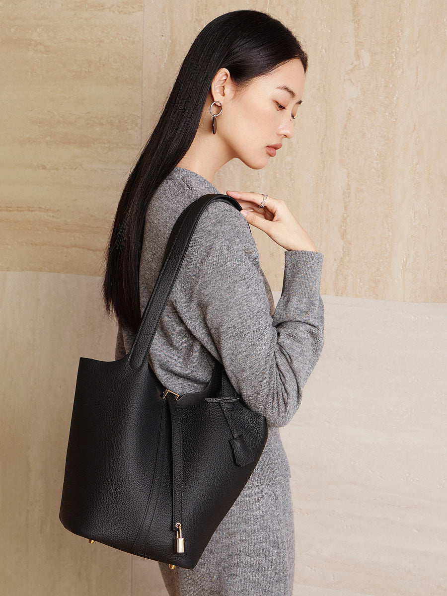 XL Full-Grain Leather Bucket Bag  Large Capacity Travel Carryall Tote