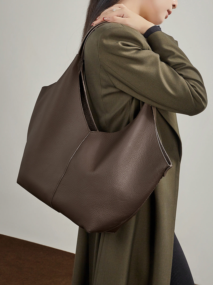 Oversized Full-Grain Leather Tote Bag  Large Capacity Carryall for Travel & Everyday Use