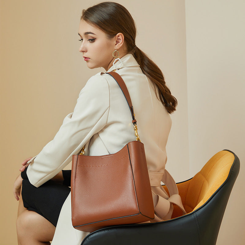 Vintage Full-Grain Leather Bucket Bag  Minimalist Shoulder Bag for Everyday Use