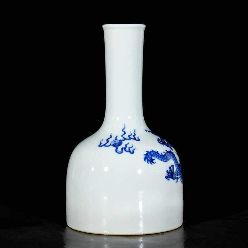 Exquisite and rare Chinese antique blue and white porcelain vase with dragon design, hand-painted. Secondary image